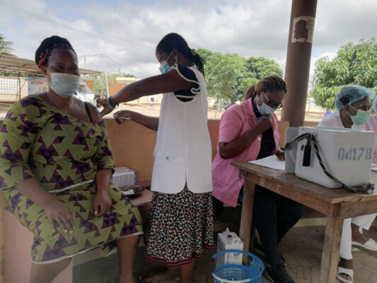 COVID-19 vaccinations taking place in Baguida, Togo. (Credits: Nephthali Messanh Ledy)